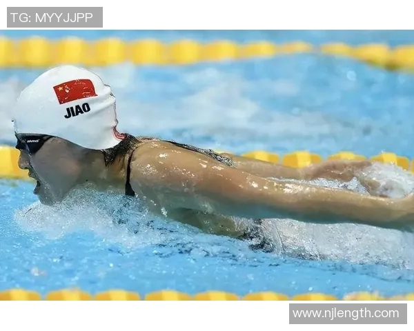 蝶泳基本技巧精讲:从入水到转身的完美动作解析与训练方法