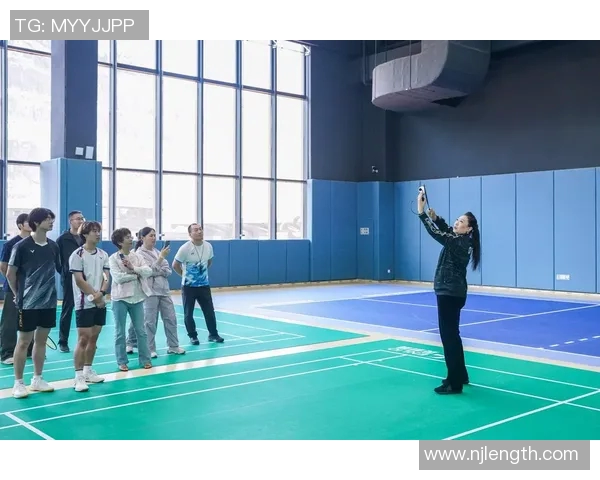 北京羽毛球队在联合会杯中的团队协作表现分析与点评